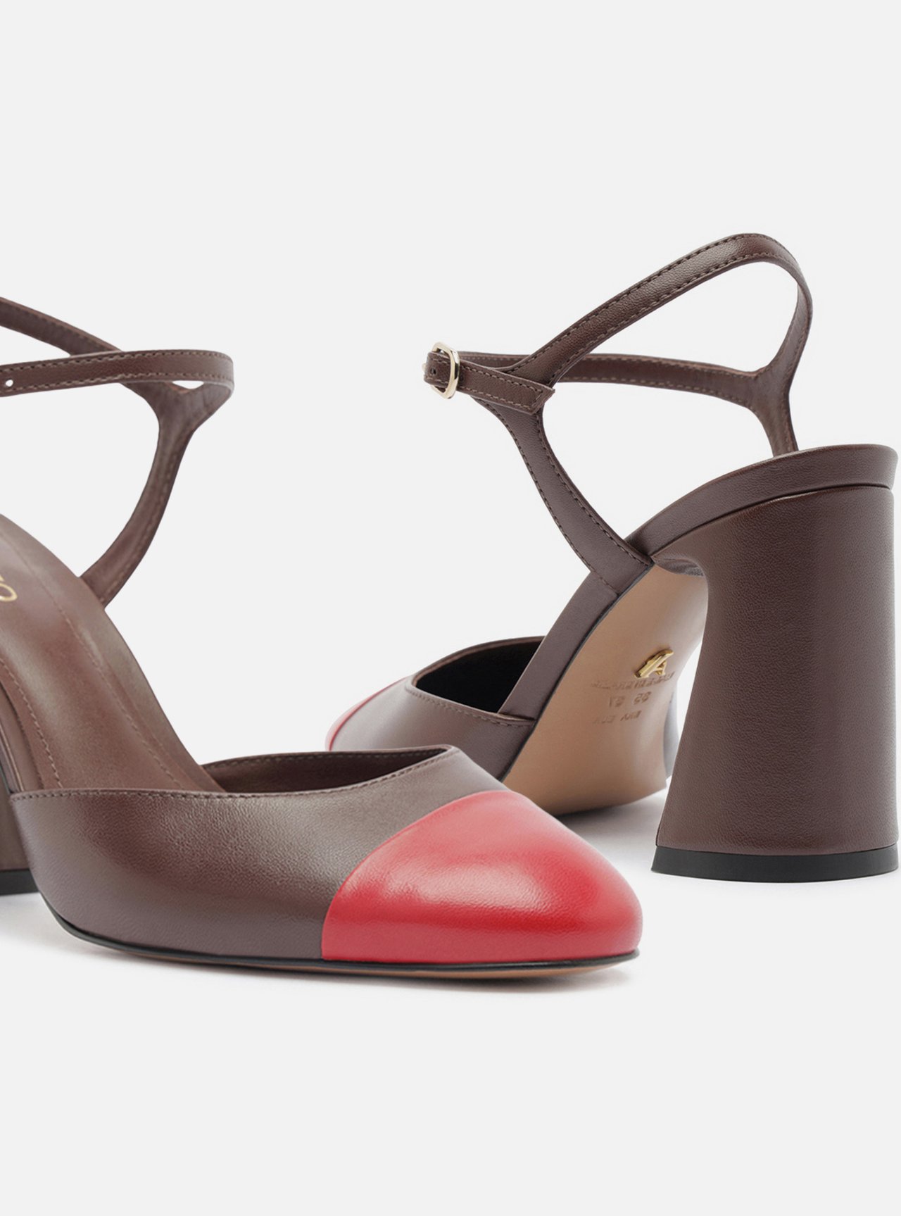 Scarpin Marrom Couro Salto Bloco Fivela Slingback — foto 4