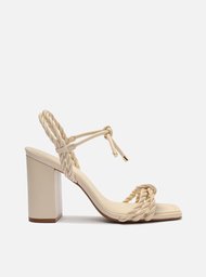Arezzo — Sandália Off-White Salto Alto Bloco Tiras Torcidas