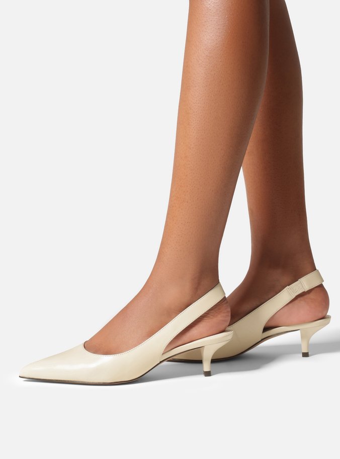 Scarpin Branco Couro Salto Fino Slingback