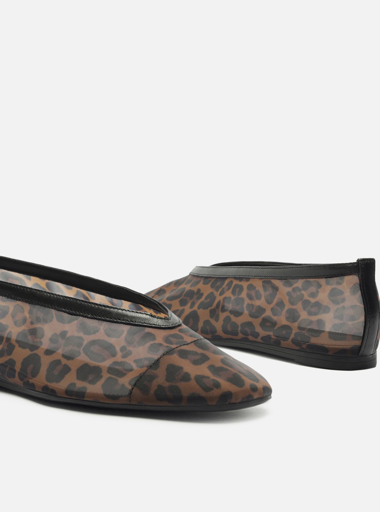 Sapatilha Animal Print Bico Redondo — foto 4