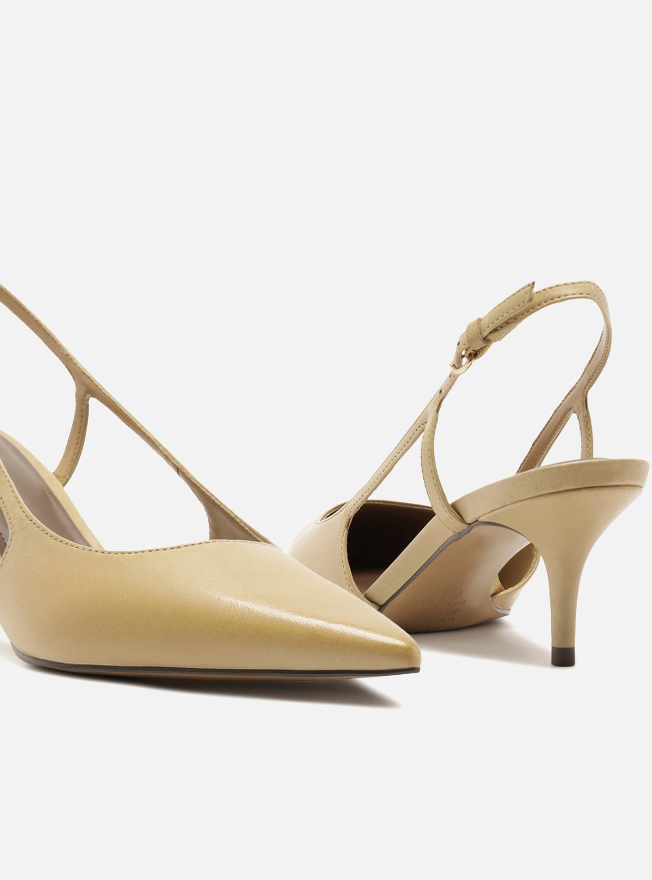 Scarpin Marrom Couro Salto Fino Fivela Slingback — foto 4