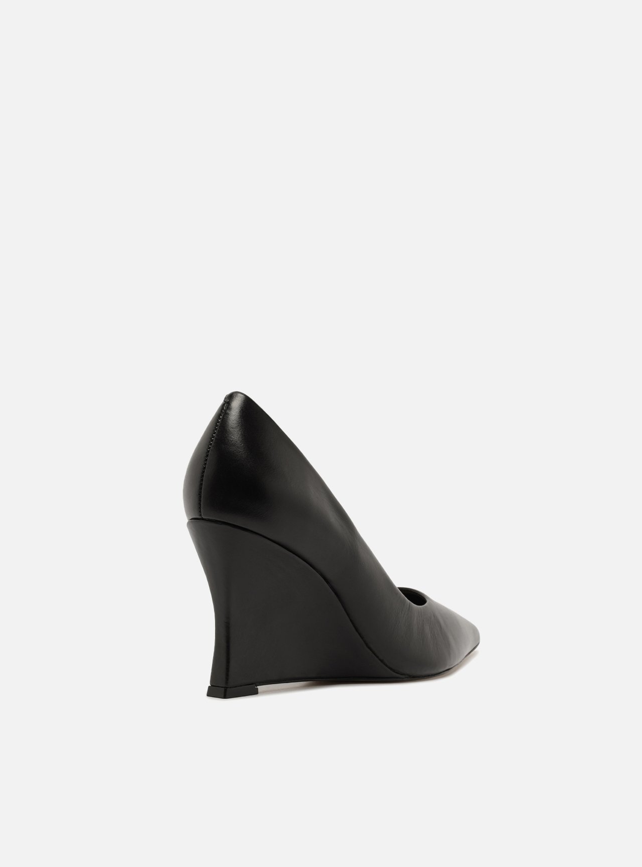 Scarpin Preto Couro Salto Alto Anabela — foto 3