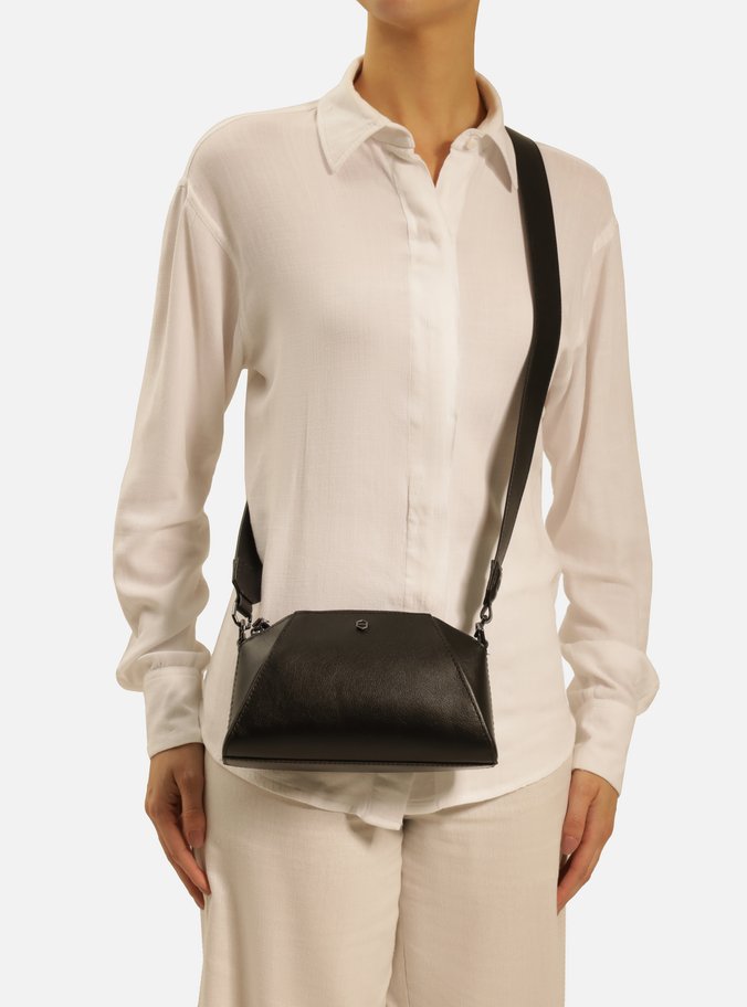 Bolsa Tiracolo Preta Couro Sporty Club Pequena