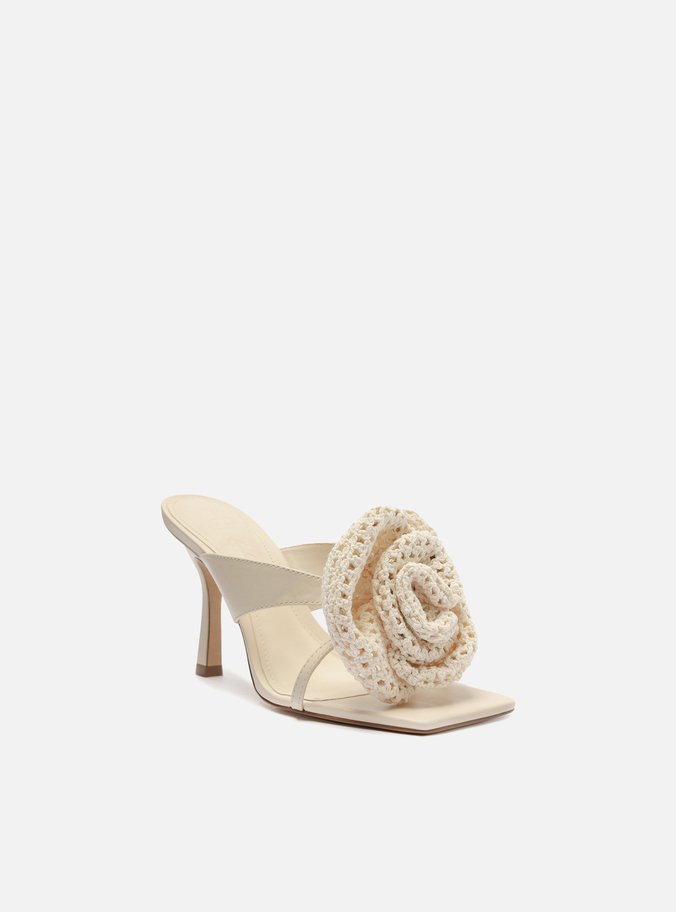 Sandália Off-White Salto Fino Flor Crochê