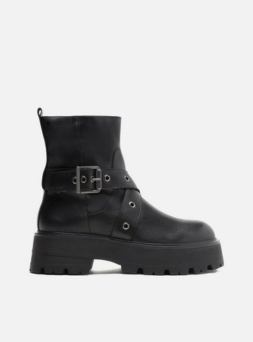 Bota Preta Couro Cano Médio Tratorada Fivela