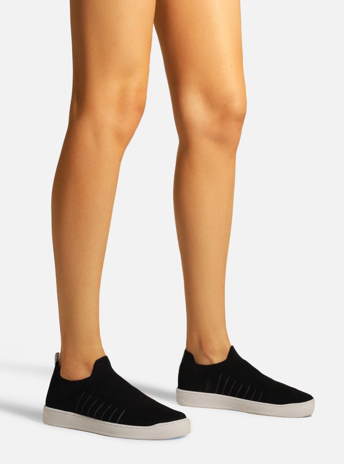 Tênis Slip On Preto Knit Bico Redondo