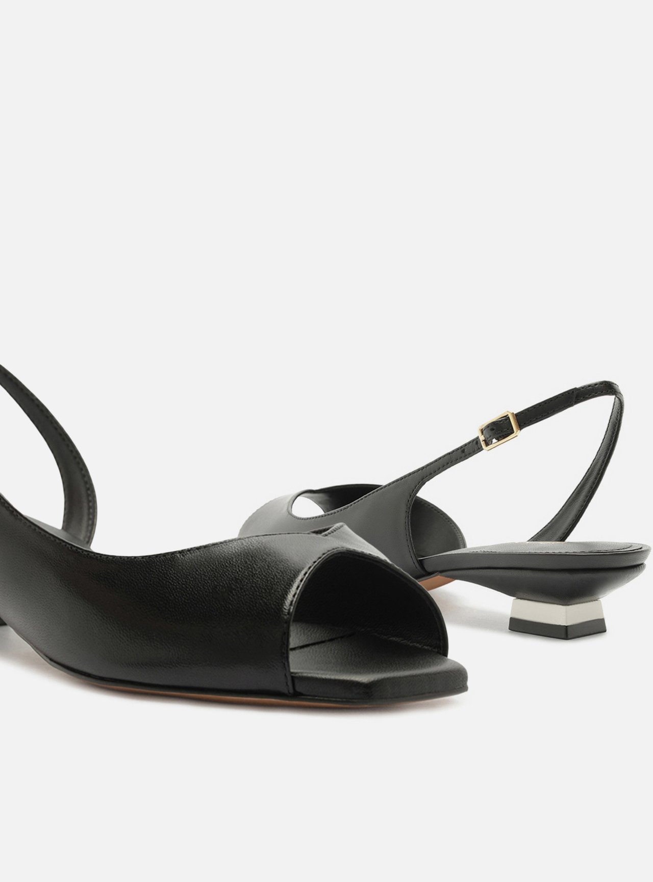 Scarpin Preto Couro Salto Bloco Slingback — foto 4
