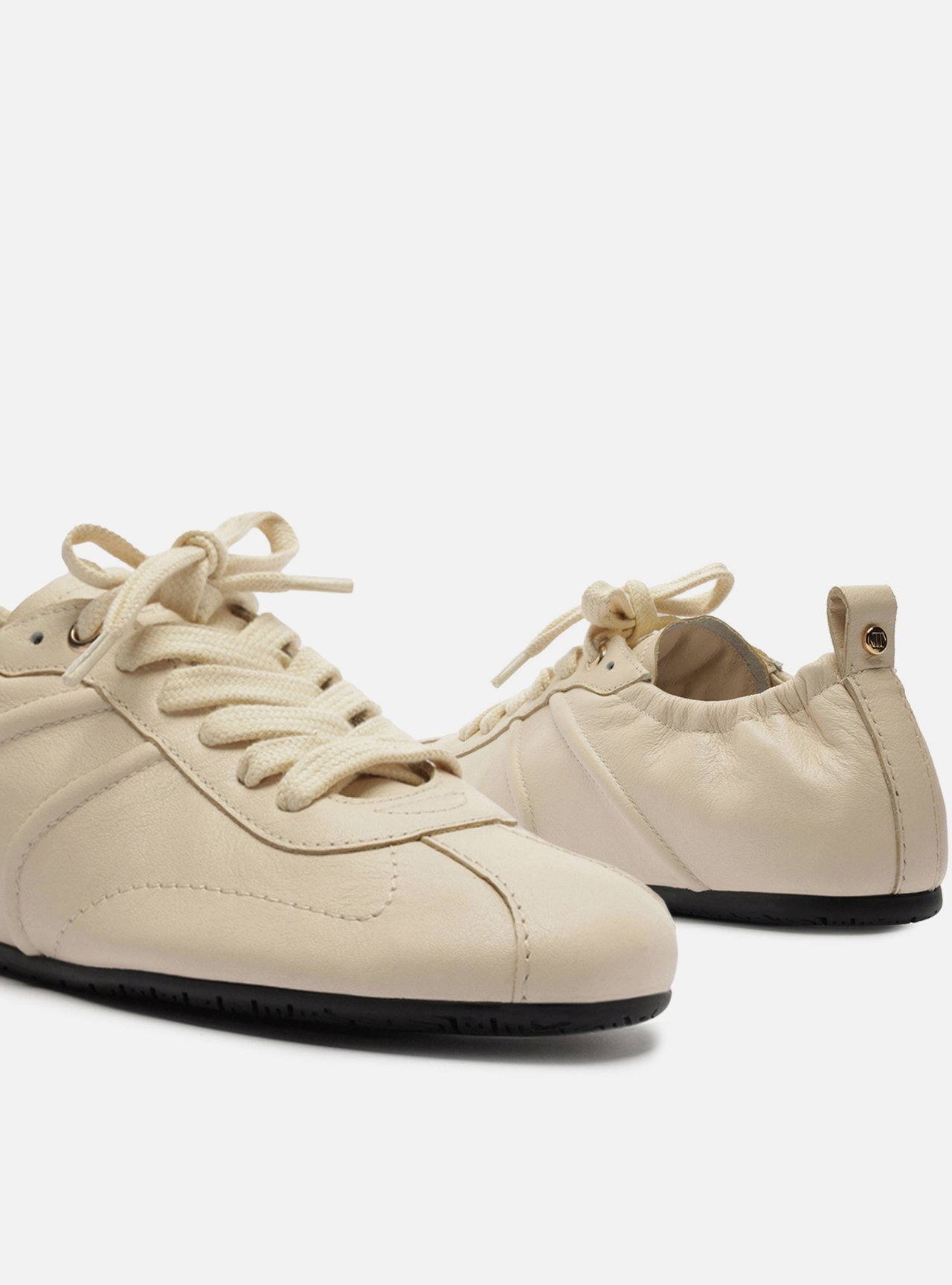 Tênis Off-White Couro Sola Baixa Elástico — foto 4