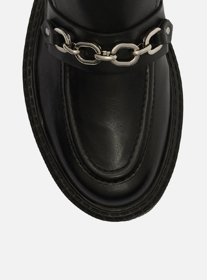 Mocassim Preto Couro Tratorado Corrente Metal