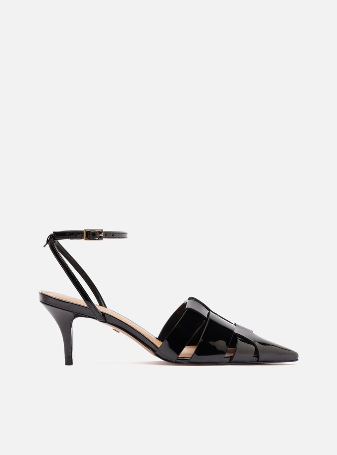 Scarpin Preto Verniz Tressê Salto Baixo Fino