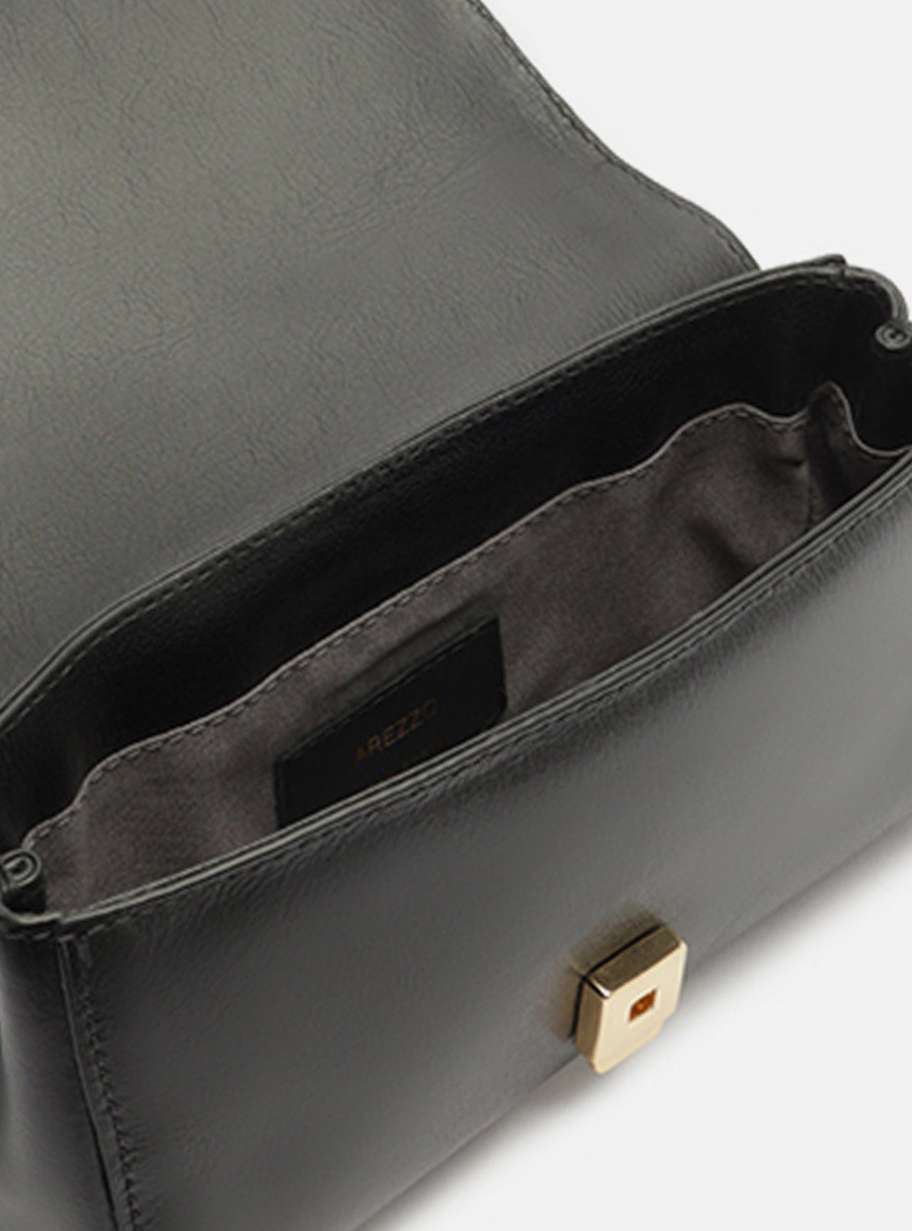 Bolsa Tiracolo Preta Couro Pequena Corrente Dourada — foto 4