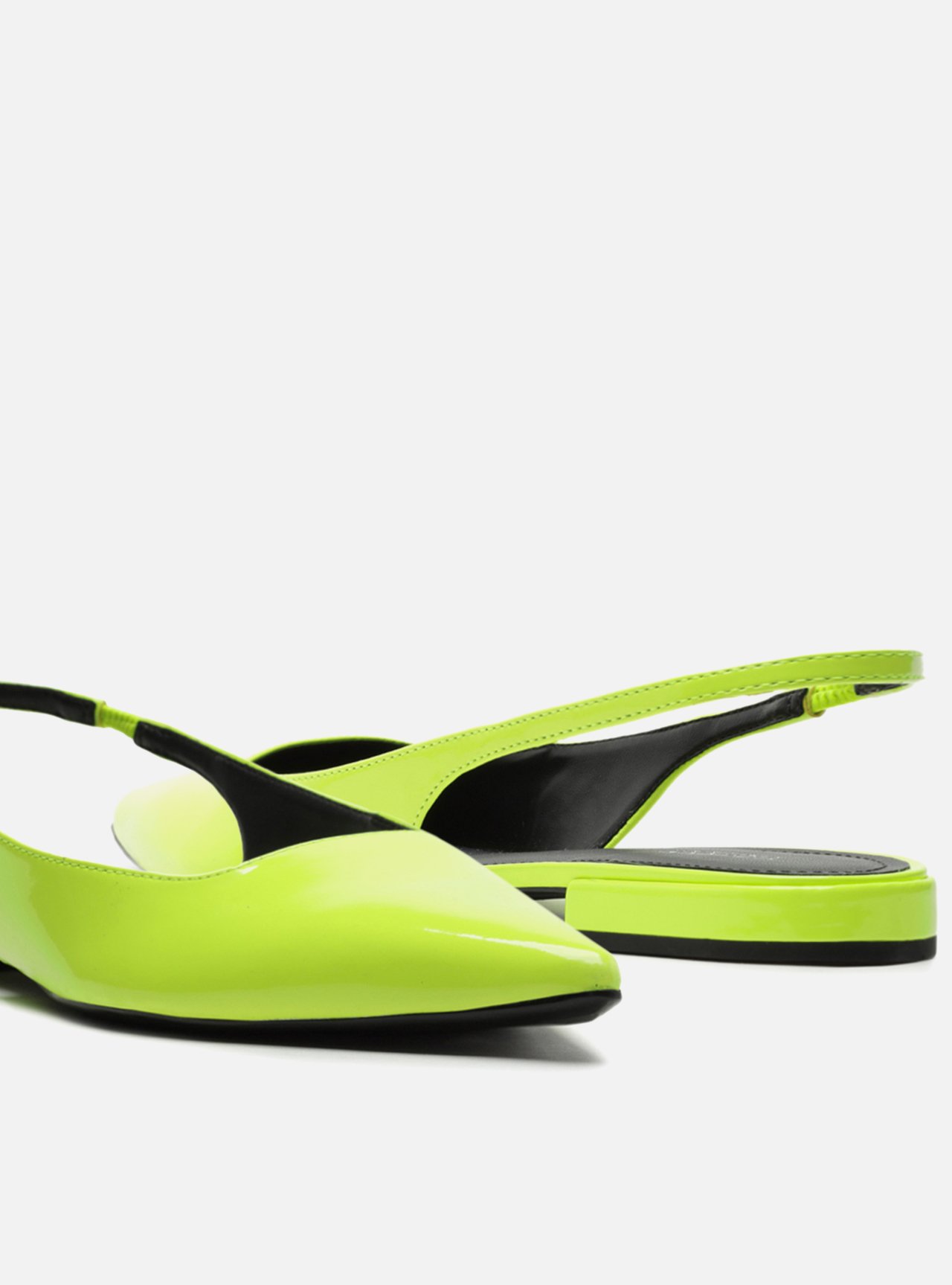 Sapatilha Verde Verniz Bico Fino Slingback — foto 4