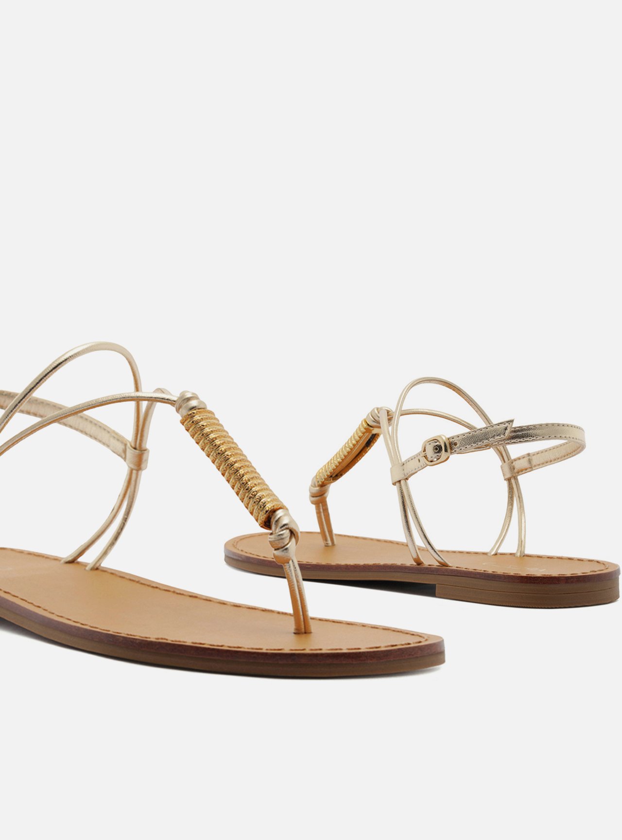 Sandália Rasteira Dourada Slim Metal Mola — foto 4
