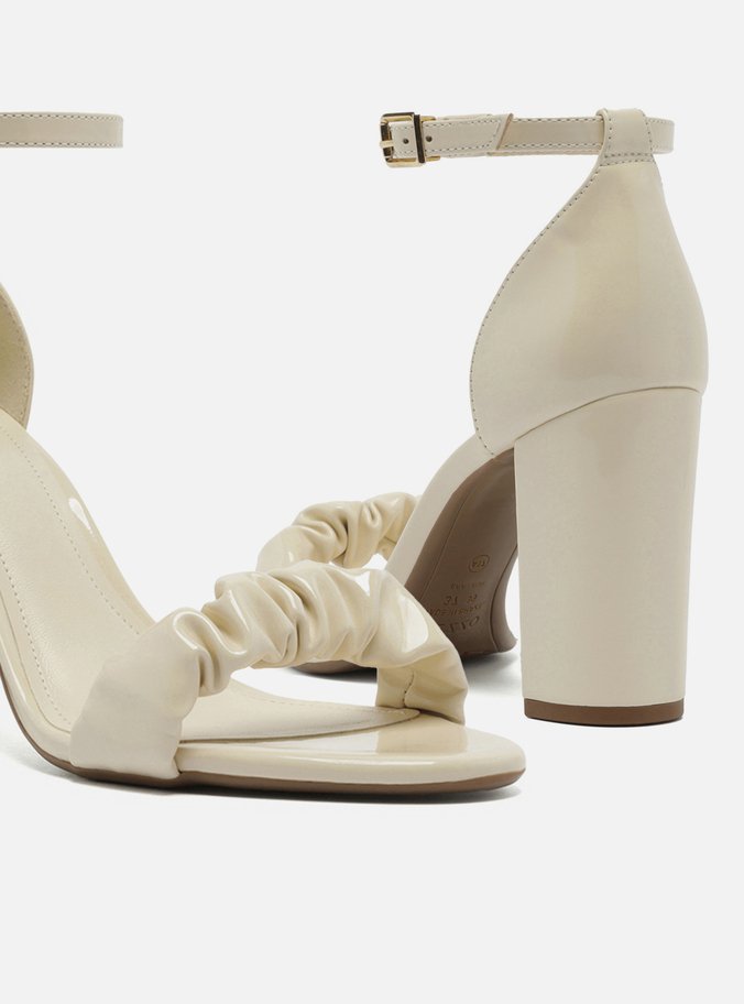 Sandália Verniz Soft Salto Bloco Alto Branco