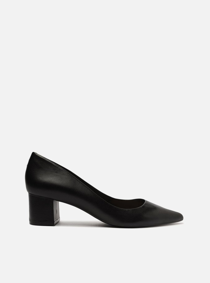 Scarpin Preto Couro Salto Baixo Bloco City