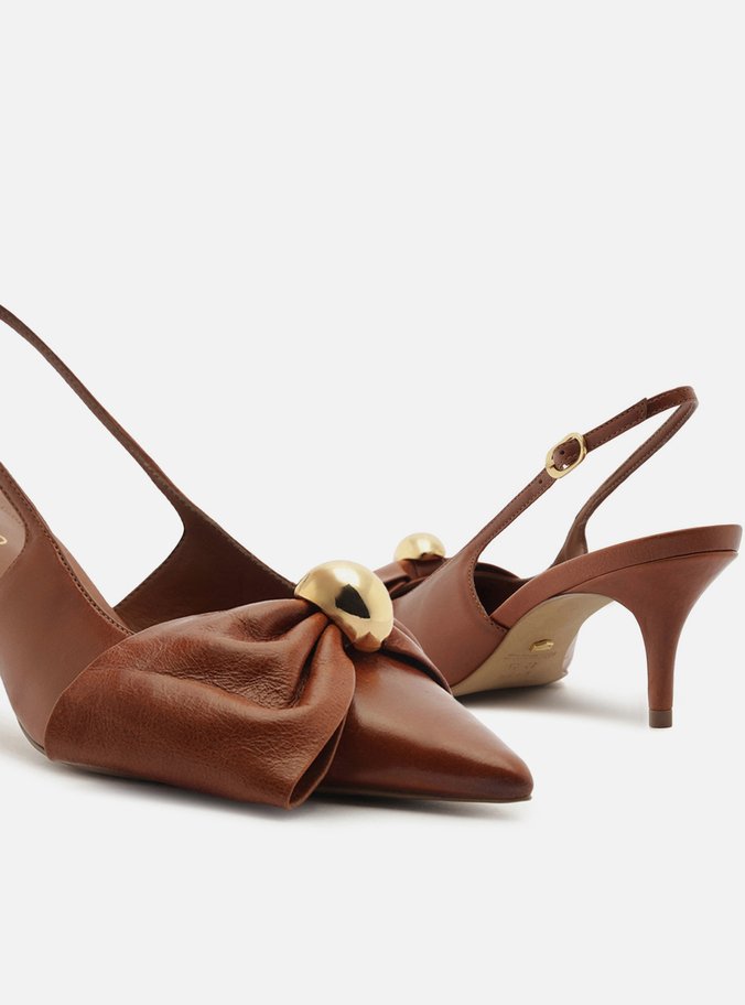Scarpin Marrom Couro Slingback Laço Metal
