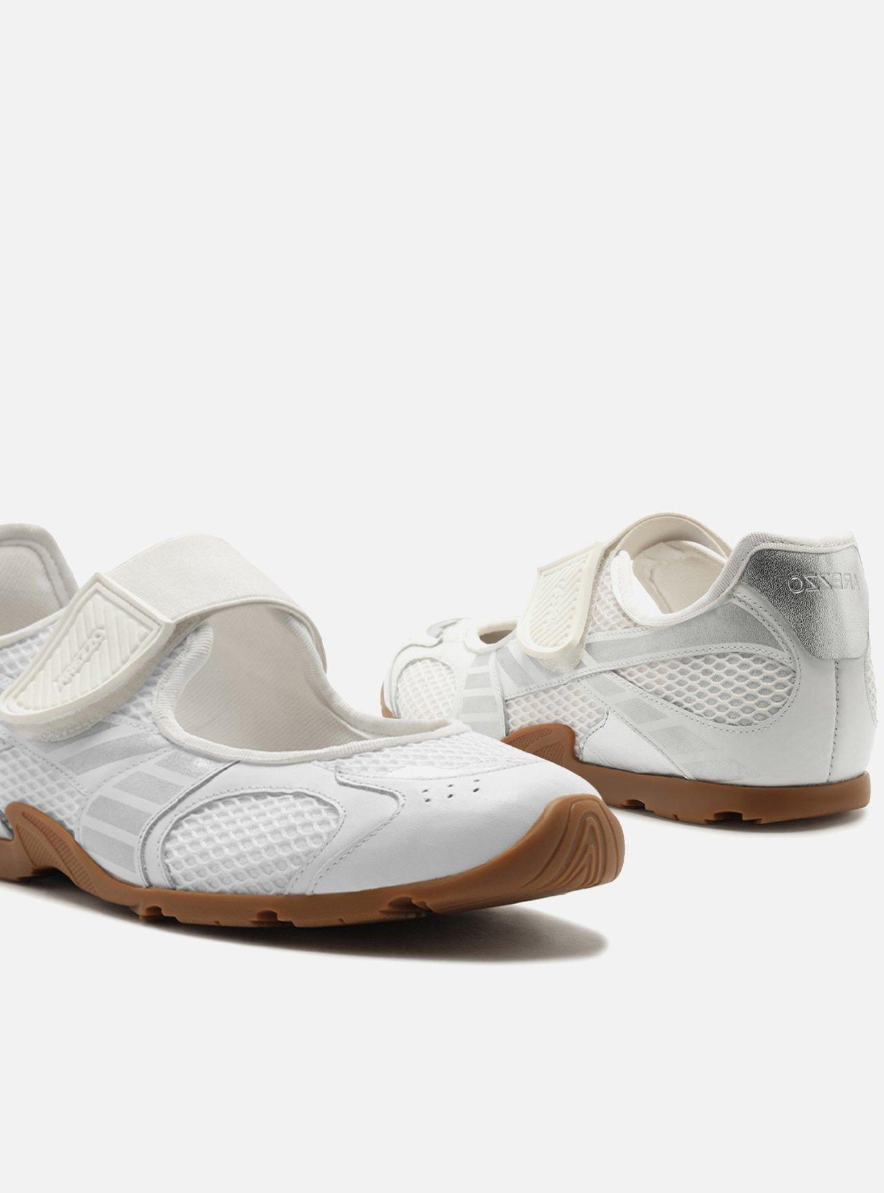 Tênis Branco Bico Redondo Slip On — foto 4