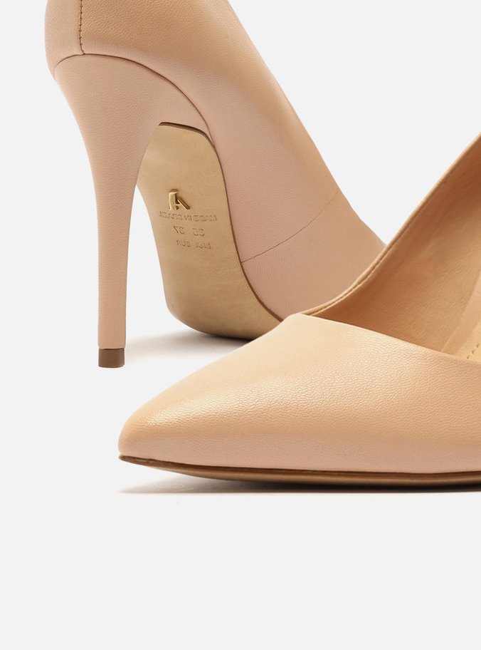 Scarpin Bege Couro Salto Alto Fino Bico Fino