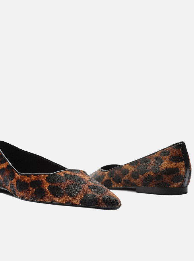 Sapatilha Animal Print Bico Fino Básica
