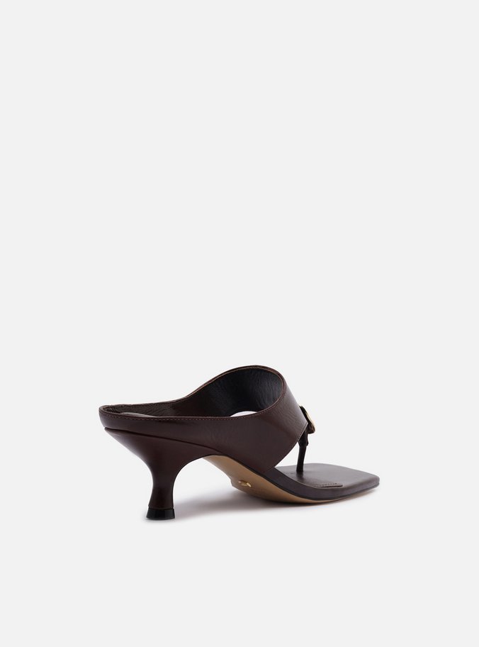 Sandália Marrom Couro Salto Kitten Thong Metal