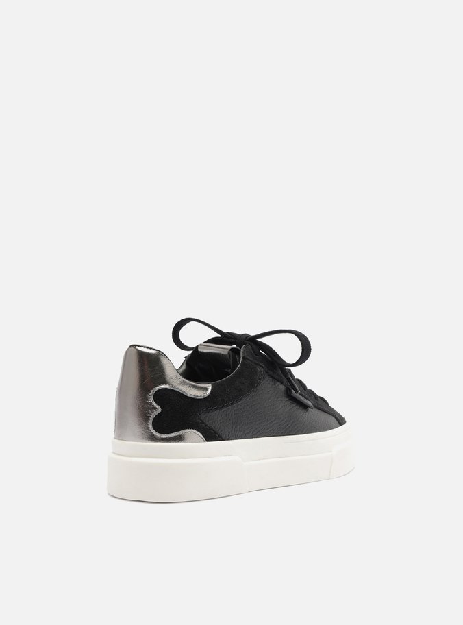 Tênis Preto Couro Detalhes Prata Velho
