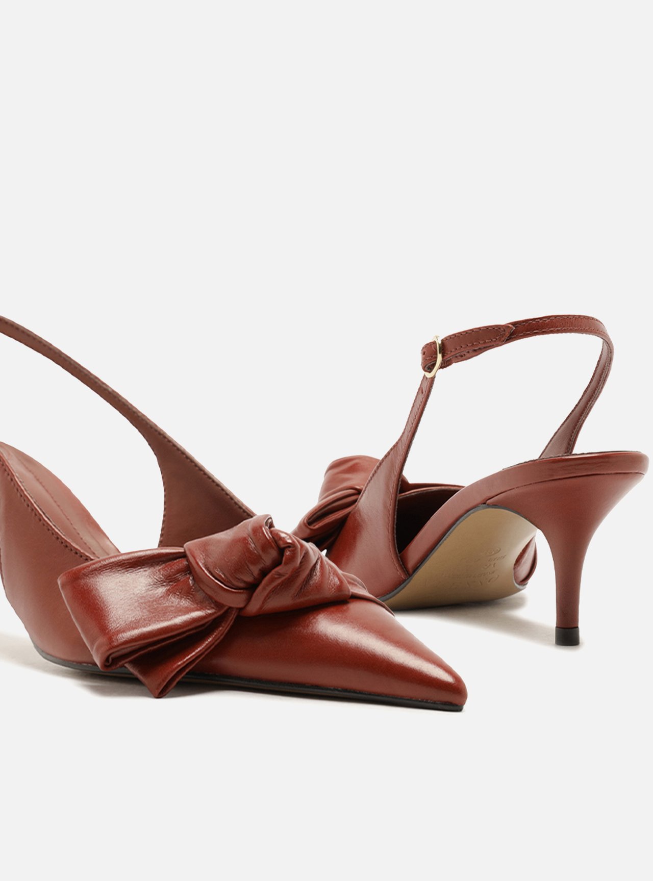 Scarpin Vermelho Couro Salto Fino Laço — foto 4