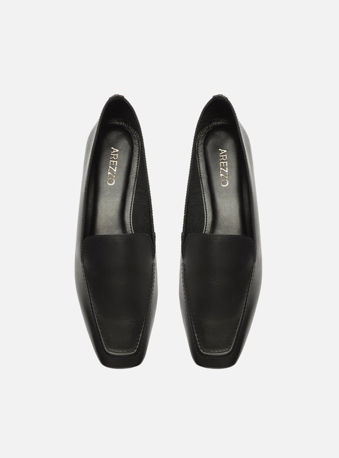 Mocassim Preto Couro Bico Quadrado Costuras 