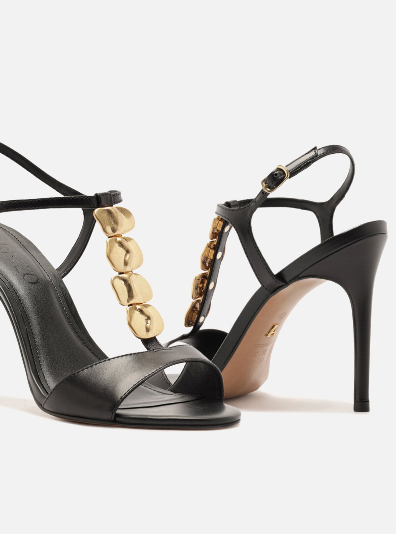 Sandália Preta Couro Slingback Salto Fino Metais — foto 4