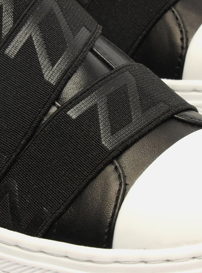 Slip On Preto Couro Flatform Elásticos
