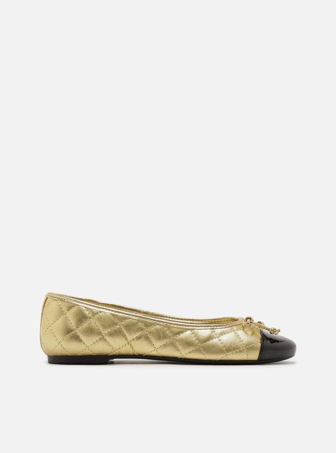 Sapatilha Dourada Matelassê Biqueira Preta