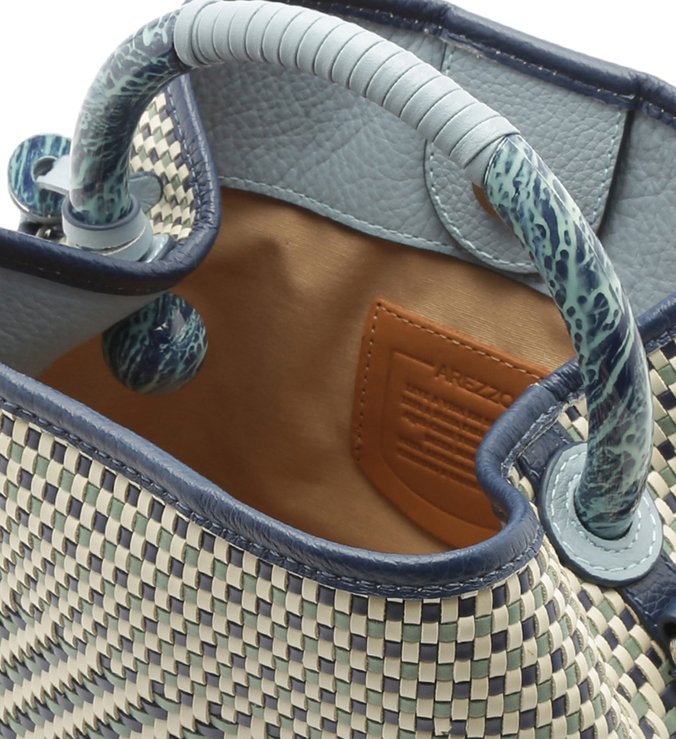 Bolsa Bucket Couro Flávia Média Soft Blue e Navy Blue