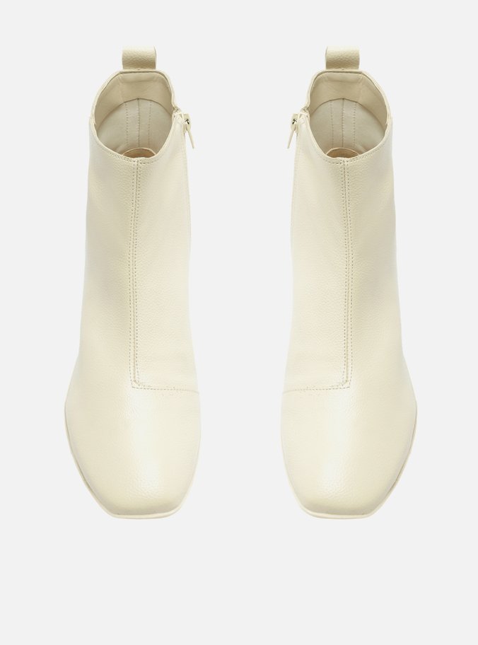 Bota Branca Cano Curto