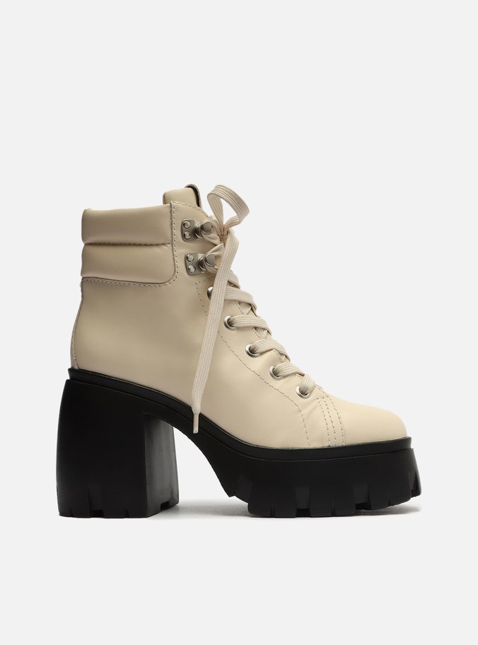 Bota Off-White Couro Cano Curto Tratorada Harper