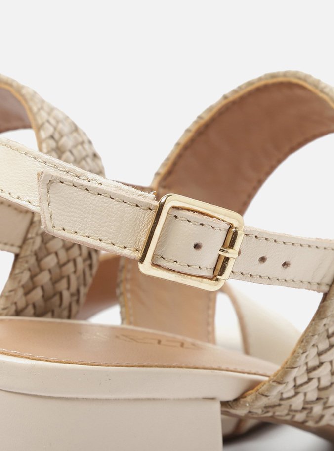 Sandália Off-White Tira Tramada