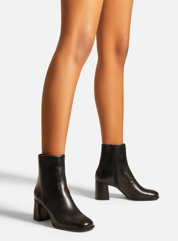 Bota Preta Couro Cano Curto Salto Médio Lisa