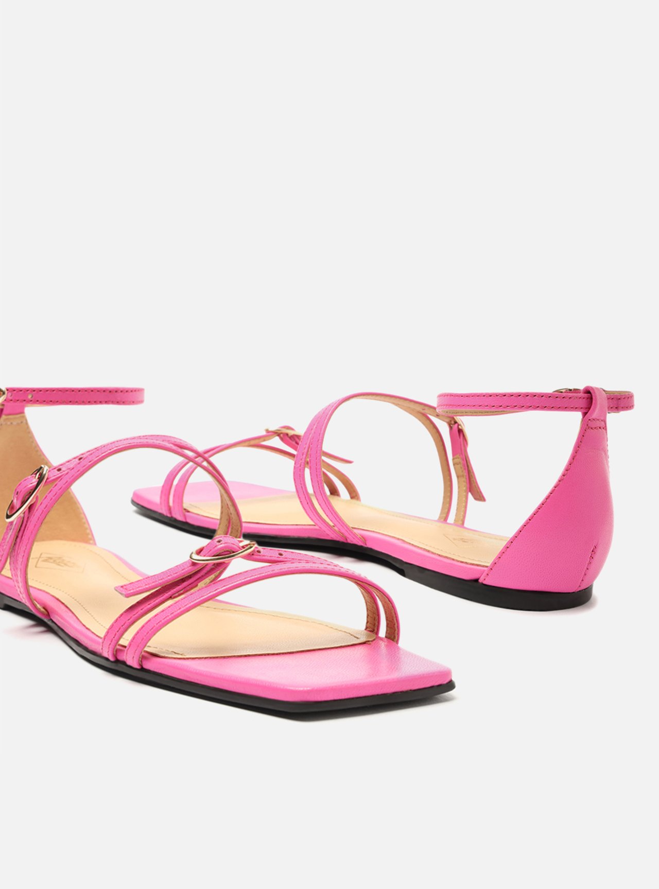 Sandália Rasteira Rosa Neon Bico Quadrado Tiras — foto 4