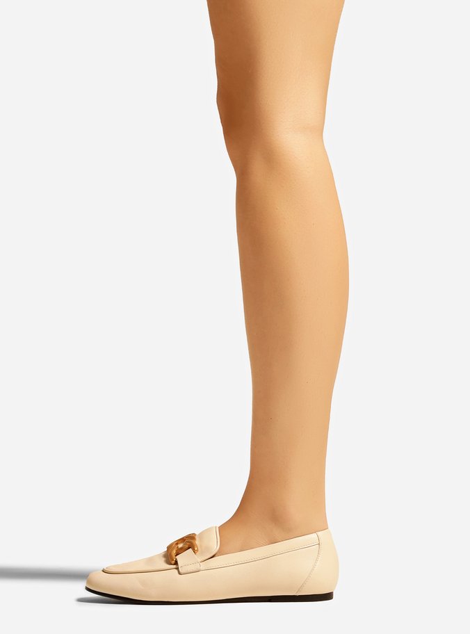 Mocassim Off-White Couro Metal Trança