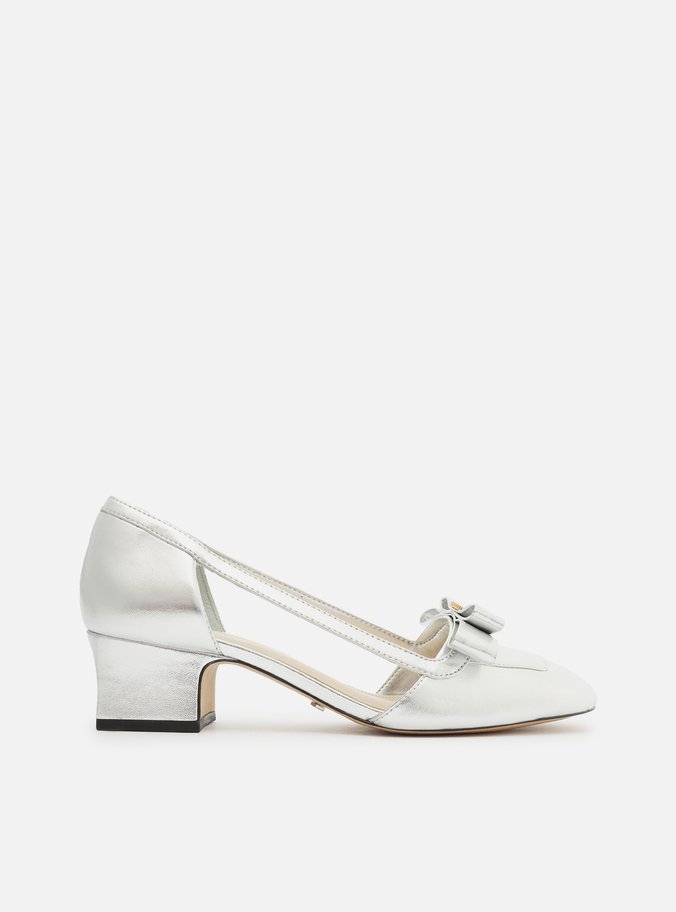 Scarpin Prata Vazado Laço Medalha