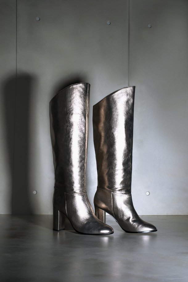 Bota Dourada Couro Cano Longo Hailey