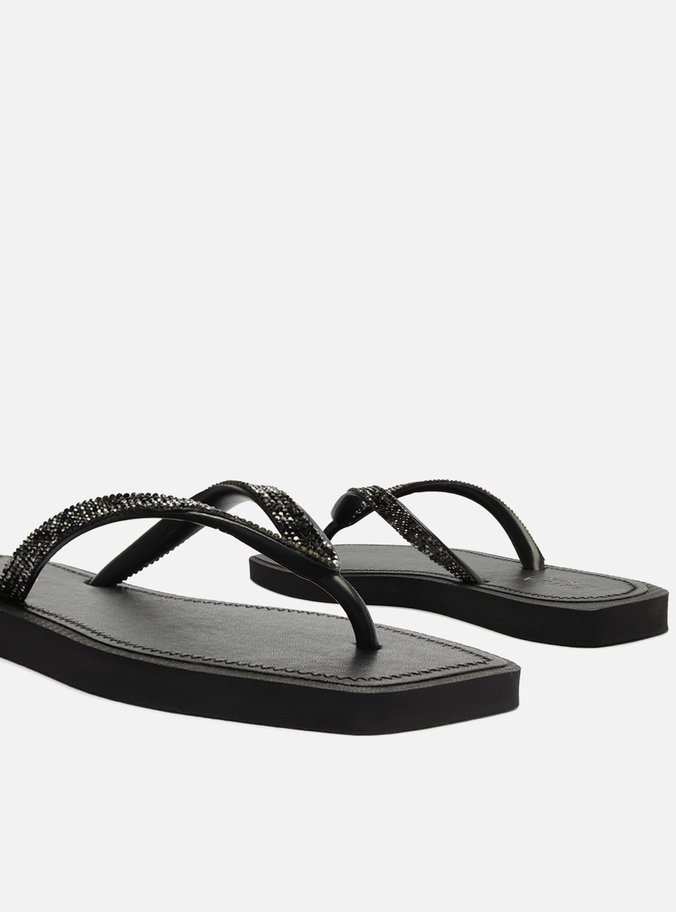 Chinelo de Dedo Preto Recouro Square Strass