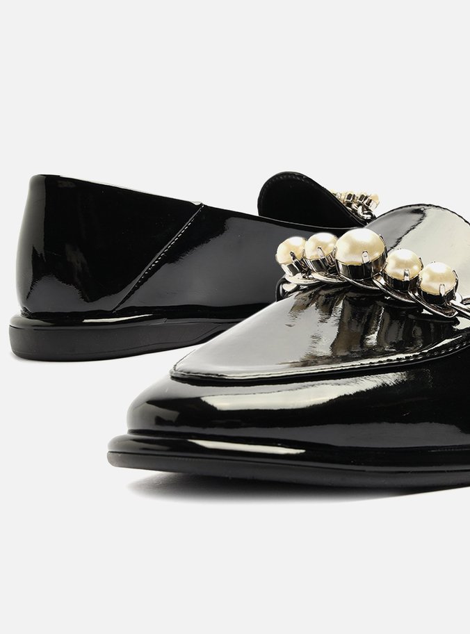 Mocassim Preto Verniz Pérolas
