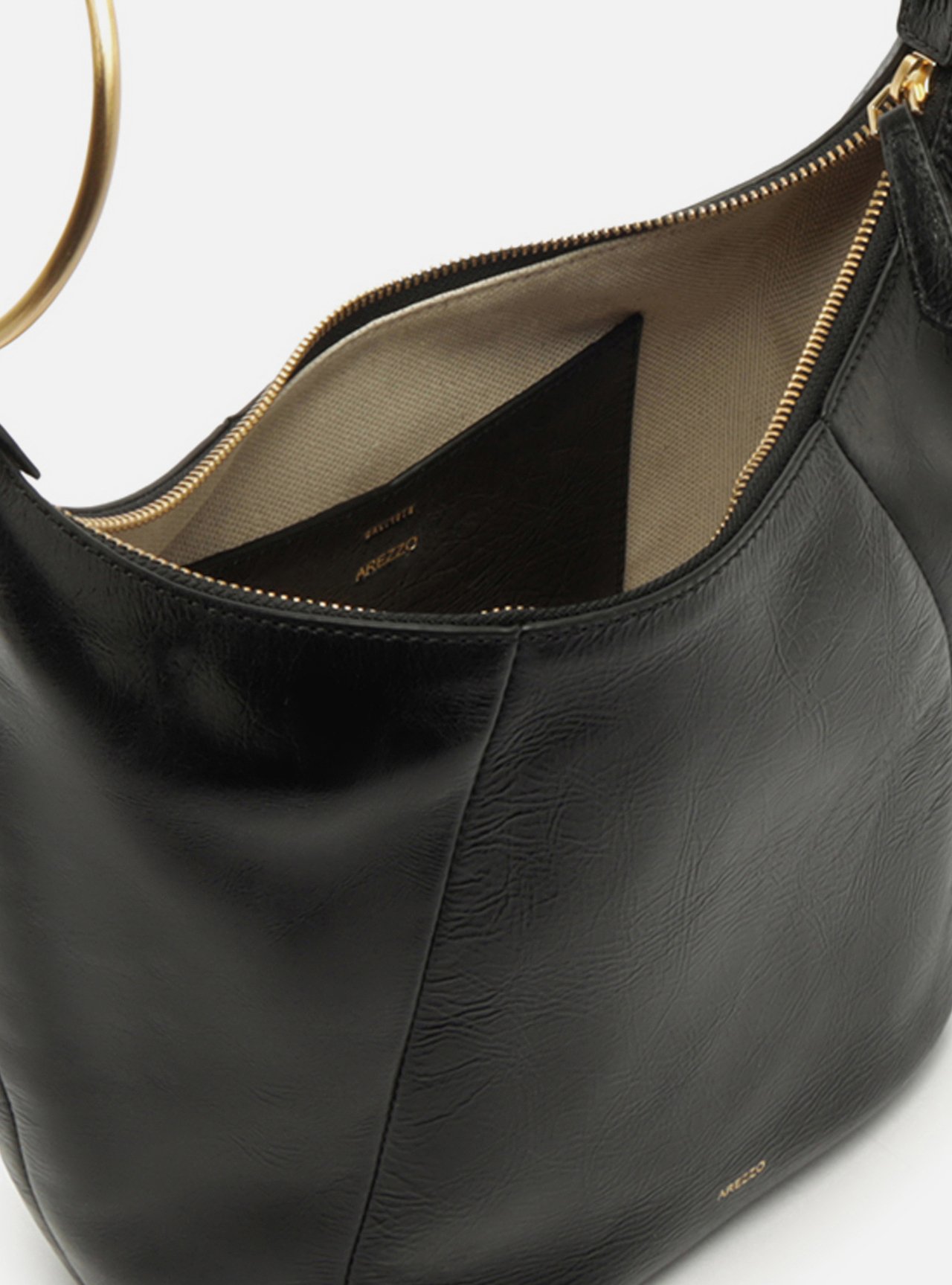 Bolsa Shoulder Preta Couro Média Argolas Alça — foto 4