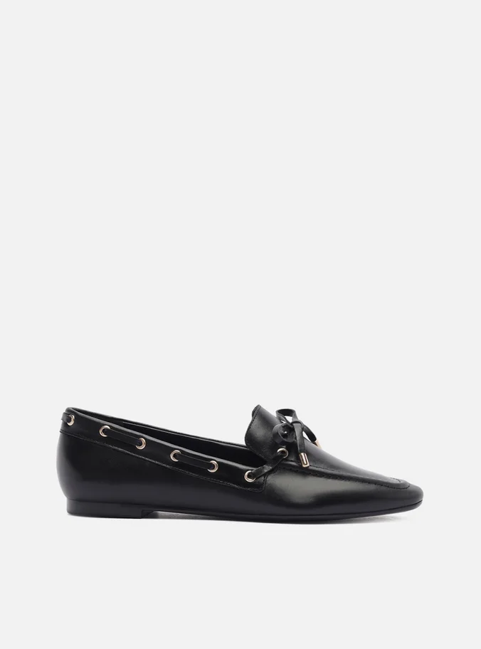 Mocassim Preto Couro Bico Quadrado Laço