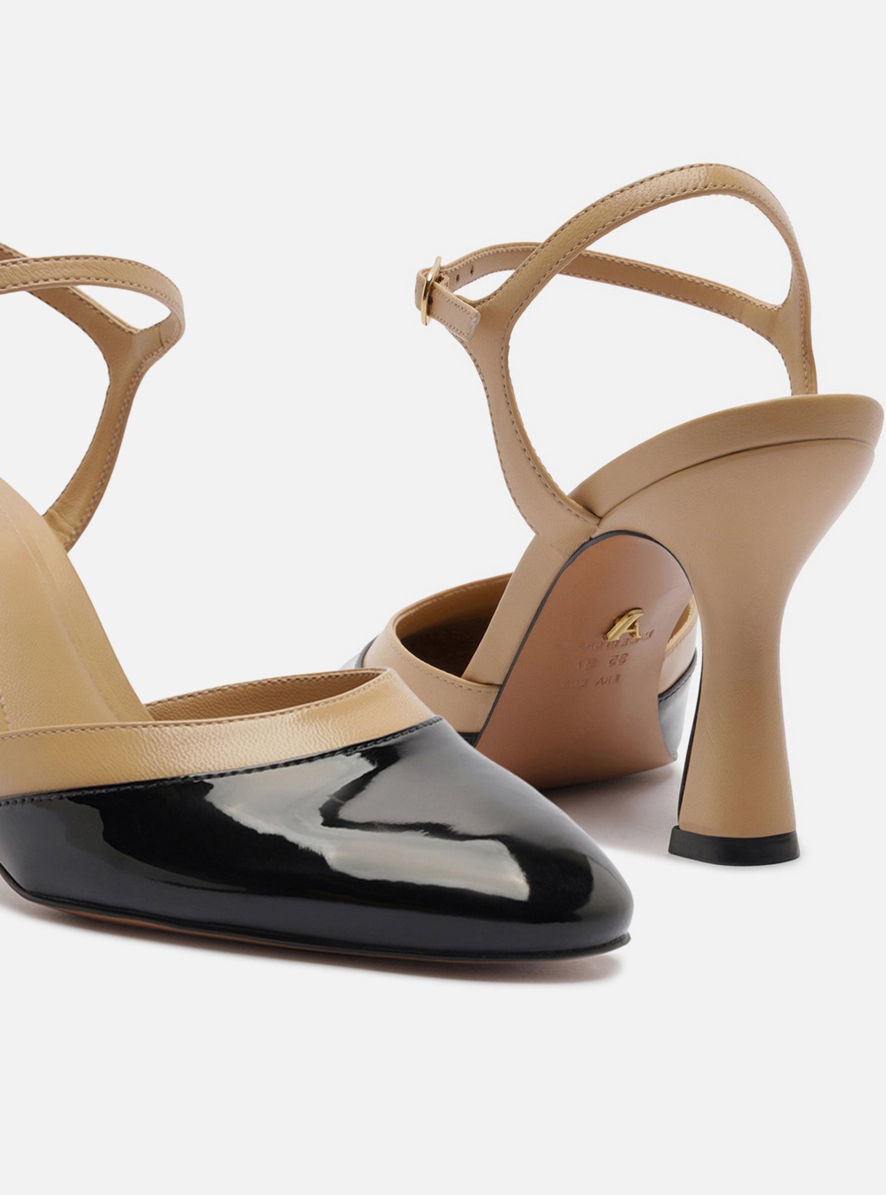 Scarpin Multicolorido Salto Geométrico Fivela Slingback — foto 4