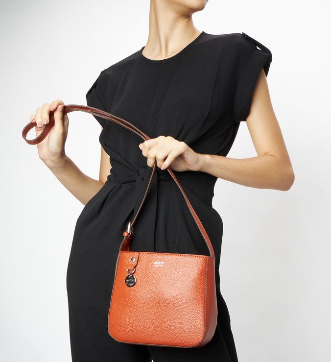 Bolsa Tiracolo Laranja Amanda Pequena