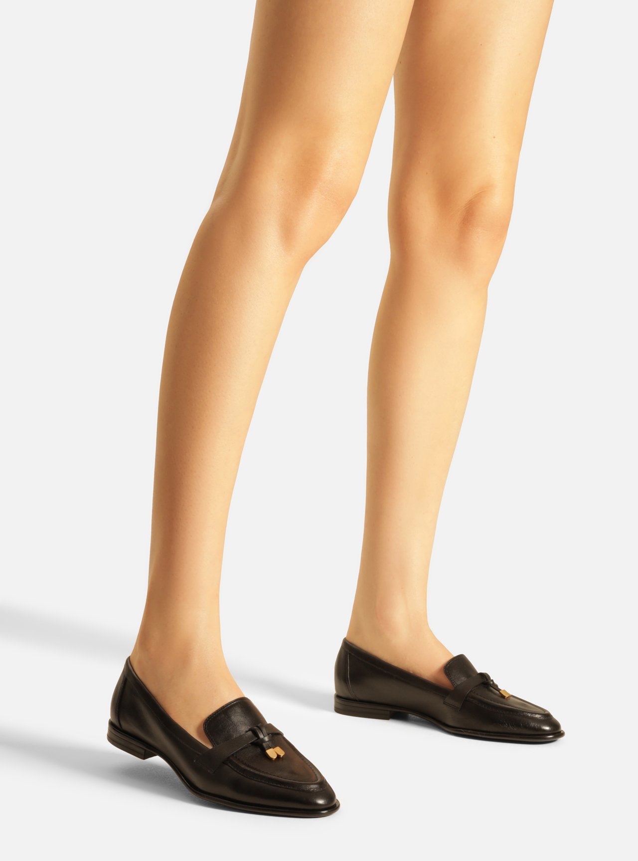 Mocassim Preto Couro Detalhe Tira — foto 7