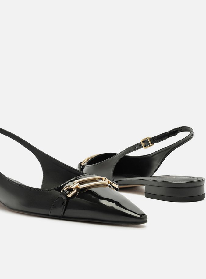 Sapatilha Preta Bico Fino Slingback Metal