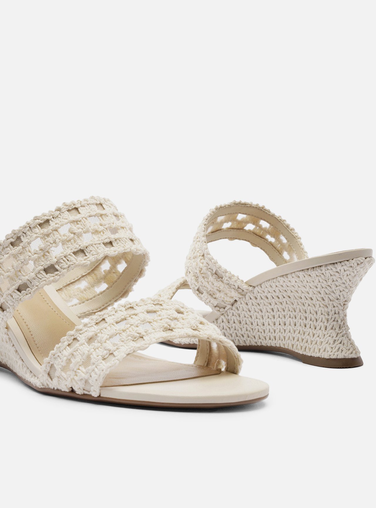 Sandália Off-White Anabela Salto Médio Tiras Crochê — foto 4