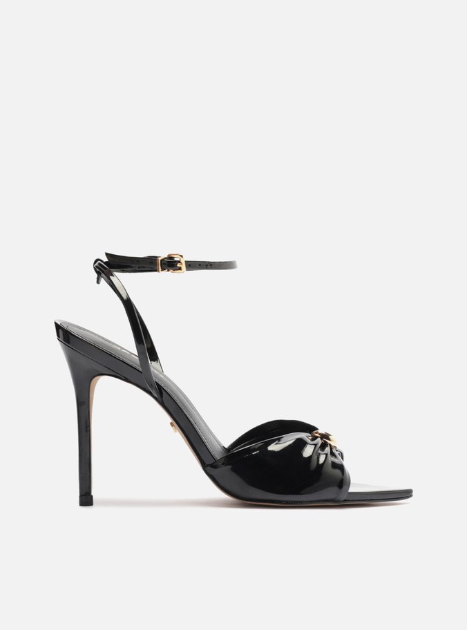 Sandália Preta Verniz Bico Folha Metal