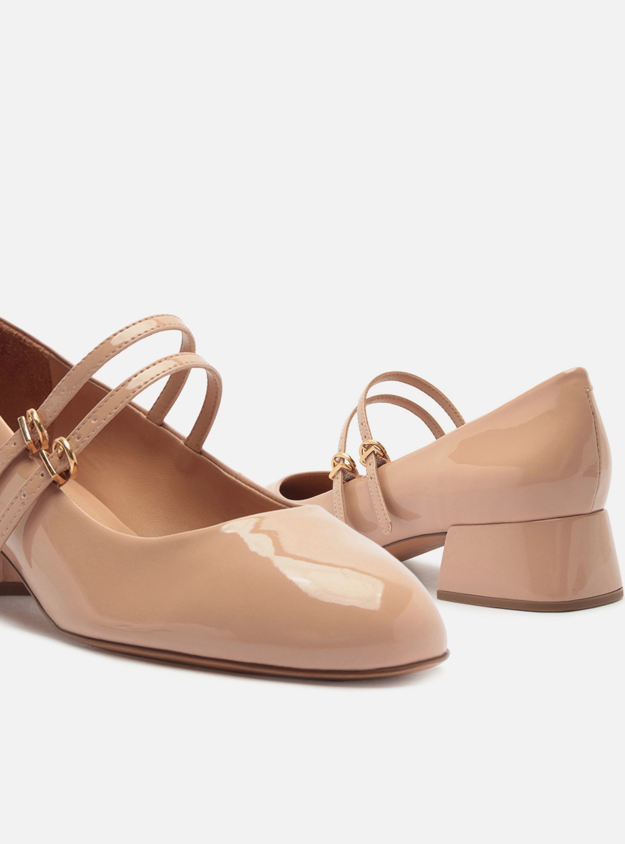 Scarpin Nude Verniz Salto Bloco Fivela — foto 4